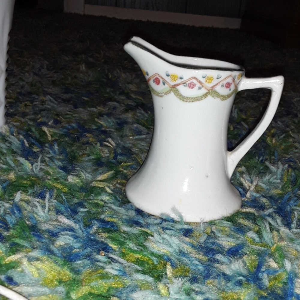 Vintage pale in Nippon antique saucer